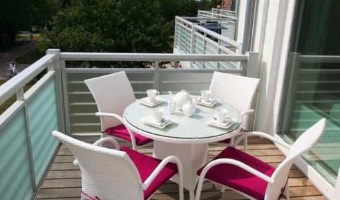 One-Bedroom Apartment with Balcony