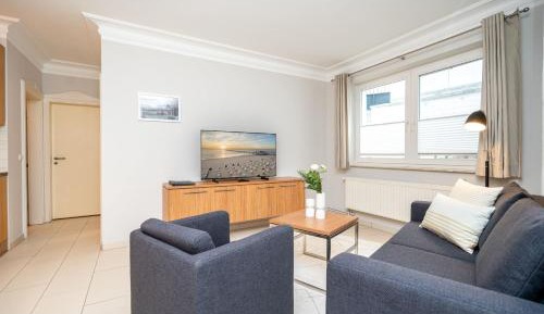 One-Bedroom Apartment with Terrace