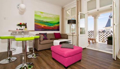 One-Bedroom Apartment with Balcony