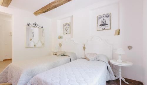 Twin Room with Mountain View