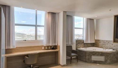 Deluxe Suite with Spa Bath