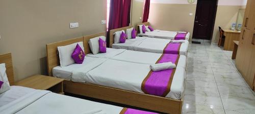 8-Bed Mixed Dormitory Room