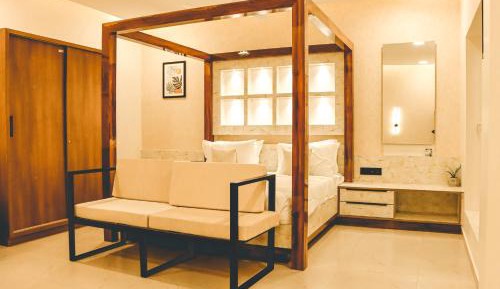 Deluxe Double Room (2 Adults + 1 Child)
