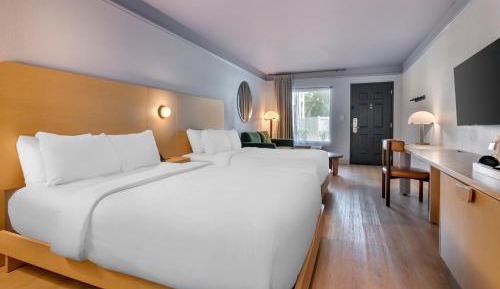 Standard Room with Two Queen Beds