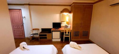 Standard Twin Room – No Window