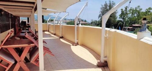 Standard Double Room – Shared Balcony