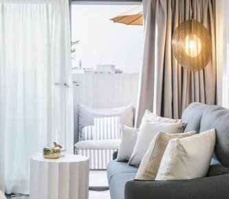 One-Bedroom Apartment with Rooftop Spa Bath