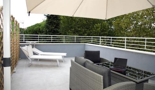 Superior One-Bedroom Apartment with Balcony