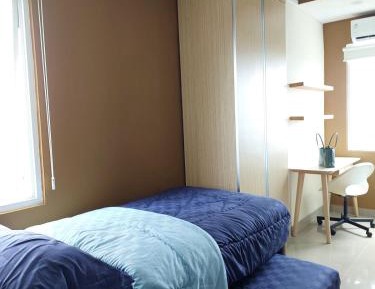 One-Bedroom Apartment with City View