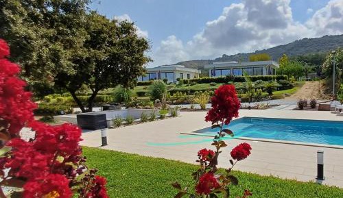 One-Bedroom Apartment with Sea View