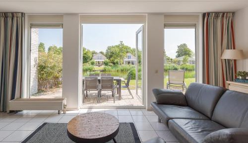 Bungalow with Patio
