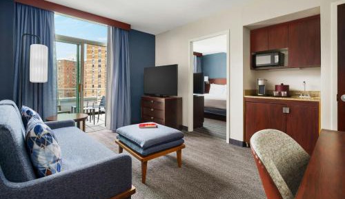 One-Bedroom King Suite with Sofa Bed and Balcony 