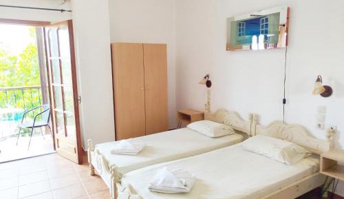 Studio (2 Adults)