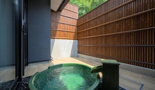 Twin Room with Private External Bathroom