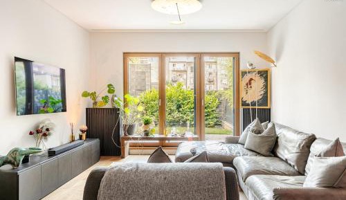 One-Bedroom Apartment with Garden