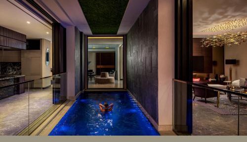 Villa Magnifico, 5 Bedroom, with Private Pool, Private Cinema and Butler Service