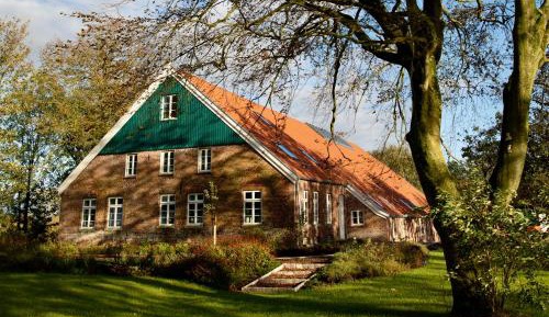 Villa with Garden View