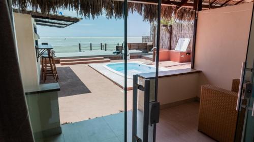 Deluxe Double Room with Balcony and Sea View