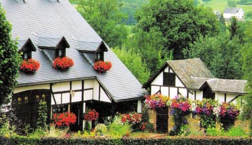 Three-Bedroom Holiday Home 