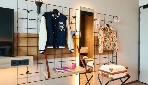 Moxy Family Room with One Queen Bed and Sofa Bed