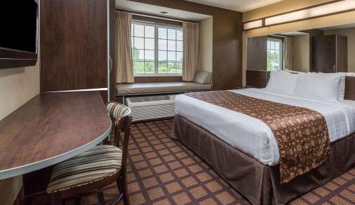 Deluxe Queen Room with Bath Tub - Mobility/Hearing Accessible - Non-Smoking