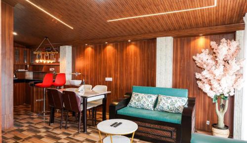 Deluxe King Suite