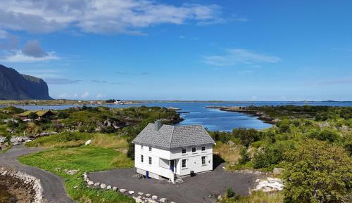 Three-Bedroom Holiday Home 