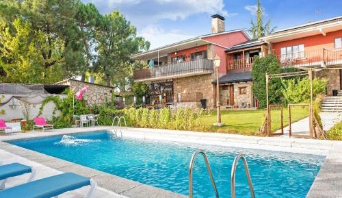 One-Bedroom Holiday Home