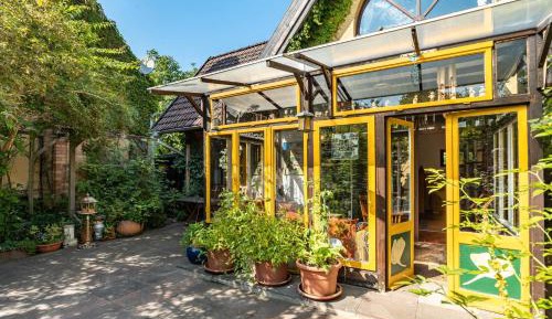 Superior One-Bedroom Apartment