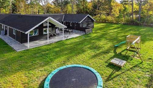 Eight-Bedroom Holiday Home