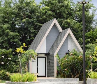 Villa with Garden View