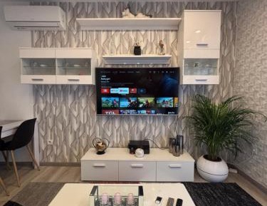 Studio with Garden View