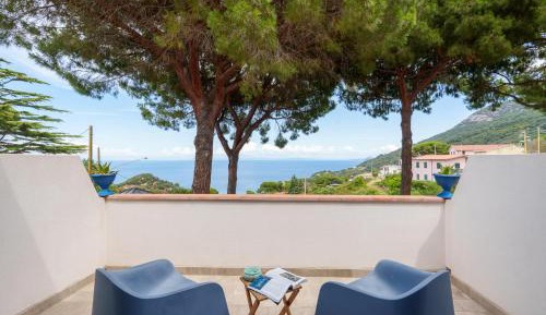 Deluxe Triple Room with Sea View