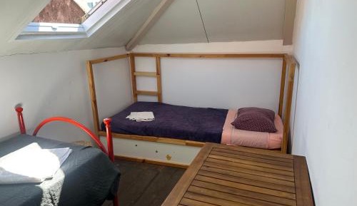 Standard Twin Room with Shared Bathroom