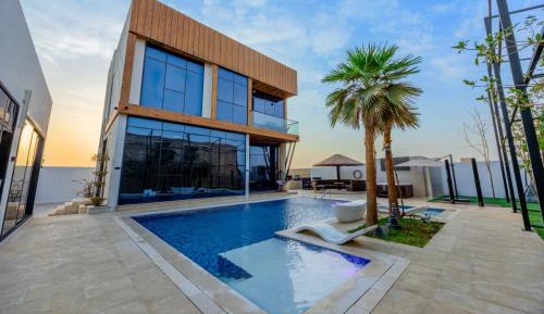 Four-Bedroom Holiday Home