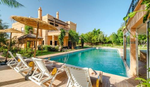 Villa with Garden View