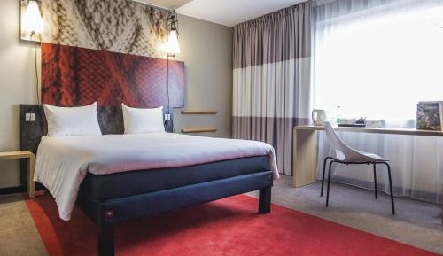 Accessible Room with One Double Bed