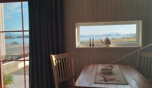 Deluxe One-Bedroom Apartment with Ocean View