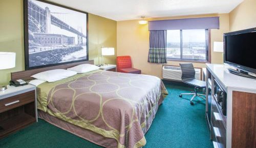 Queen Room - Non-Smoking