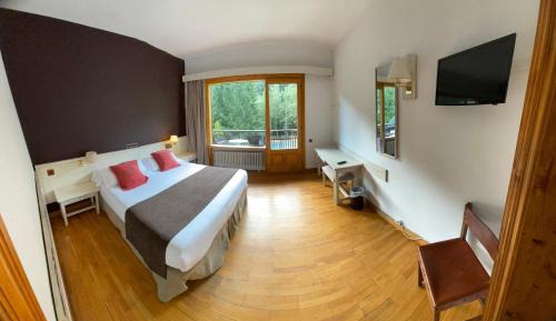 Double or Twin Room with Balcony