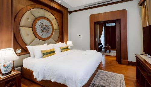 Studio with Spa Bath