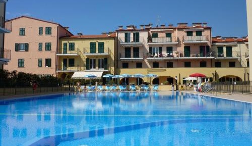 Apartment with terrace with sea and swimming-pool view