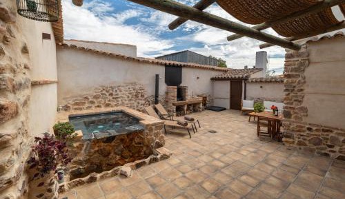 Superior One-Bedroom Apartment