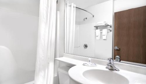 Queen Suite - Non-Smoking