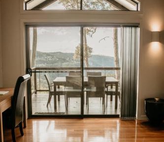 Apartment with Mountain View