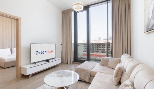 One-Bedroom Apartment with Balcony