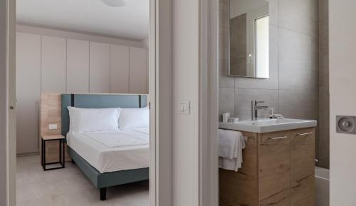 One-Bedroom Apartment with Sea View