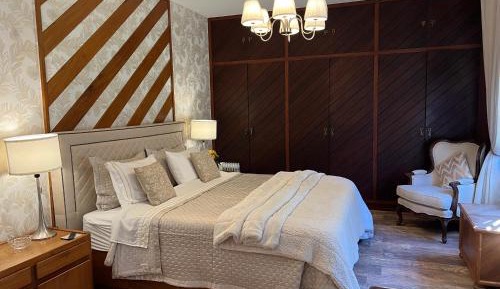 King Room with Spa Bath