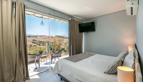 Suite with Mountain View