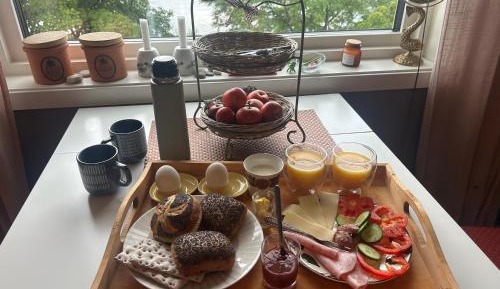 Studio Apartment with One Double Bed